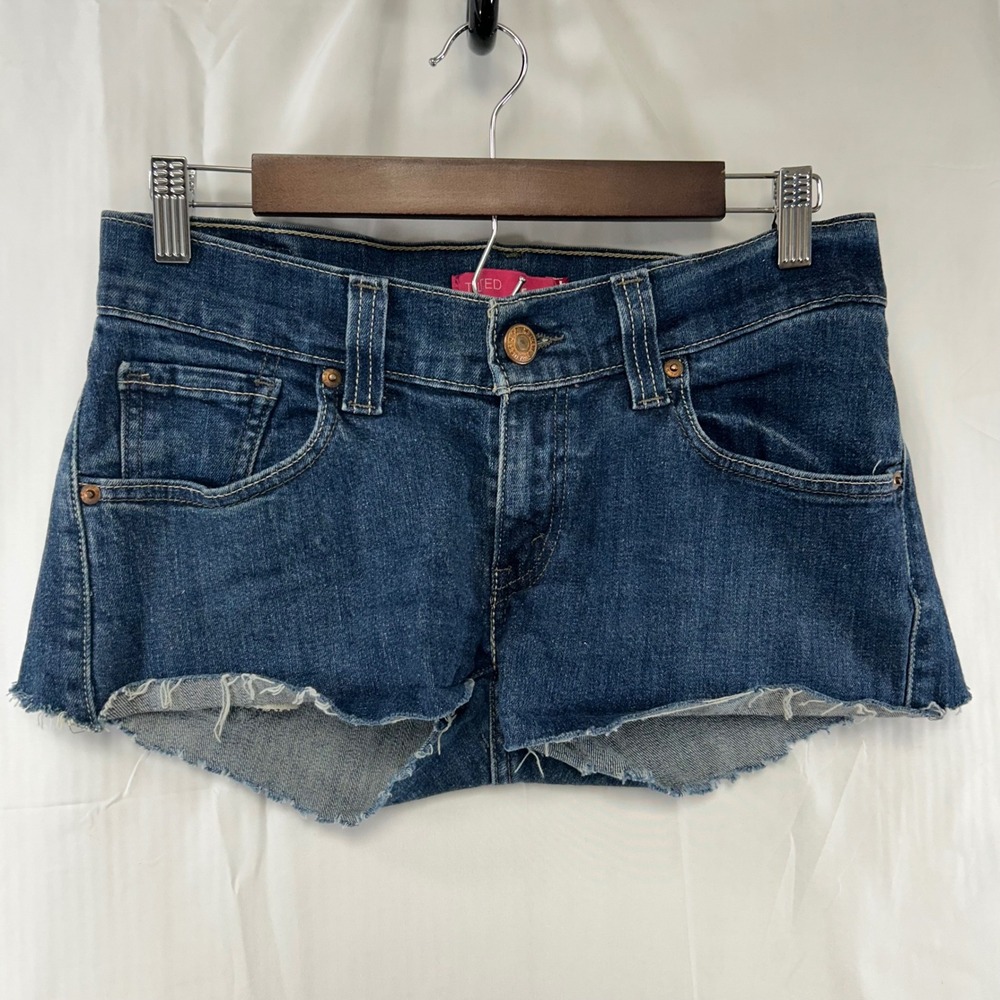 Levi's 504 Tilted Shorts Women 5 Medium Dark Blue Raw Hem Denim